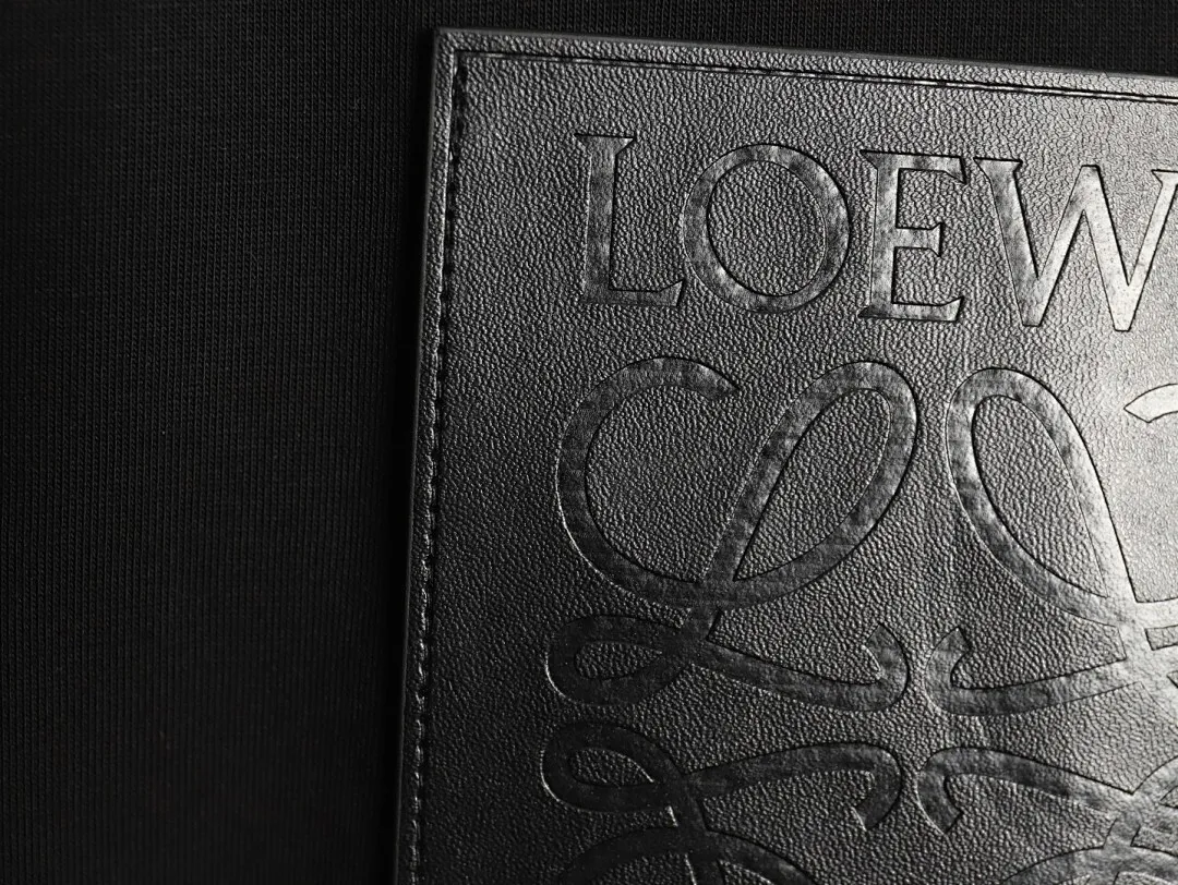 Loewe/罗意威 压花徽标皮口袋短袖T恤