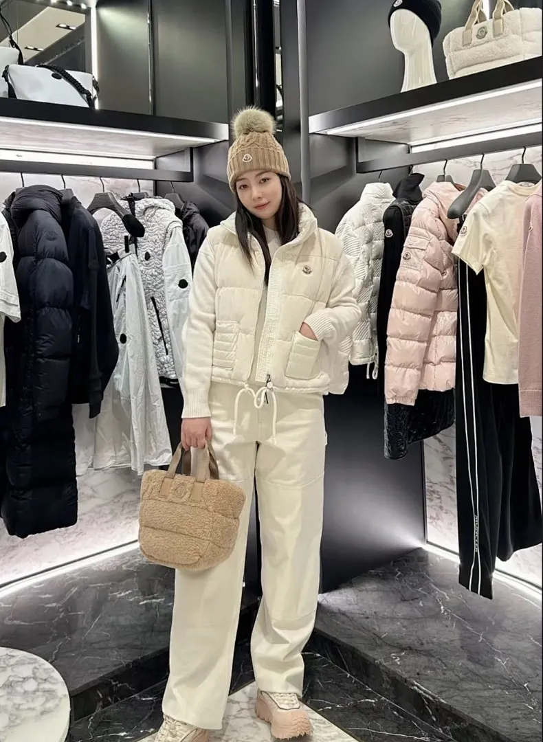 Moncler/蒙口 Arques 丝绒羽绒马甲