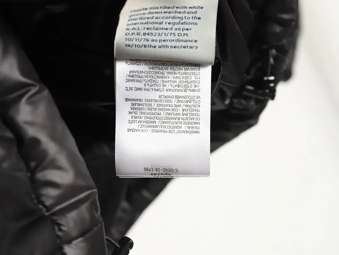 Moncler蒙口MC 24款 蝙蝠侠标识羽绒服