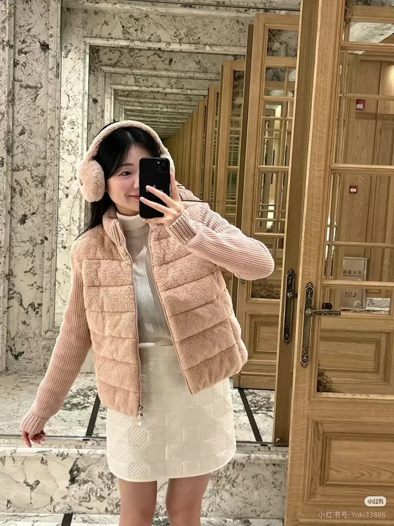 Moncler 蒙口女款羊羔毛拼接羽绒服