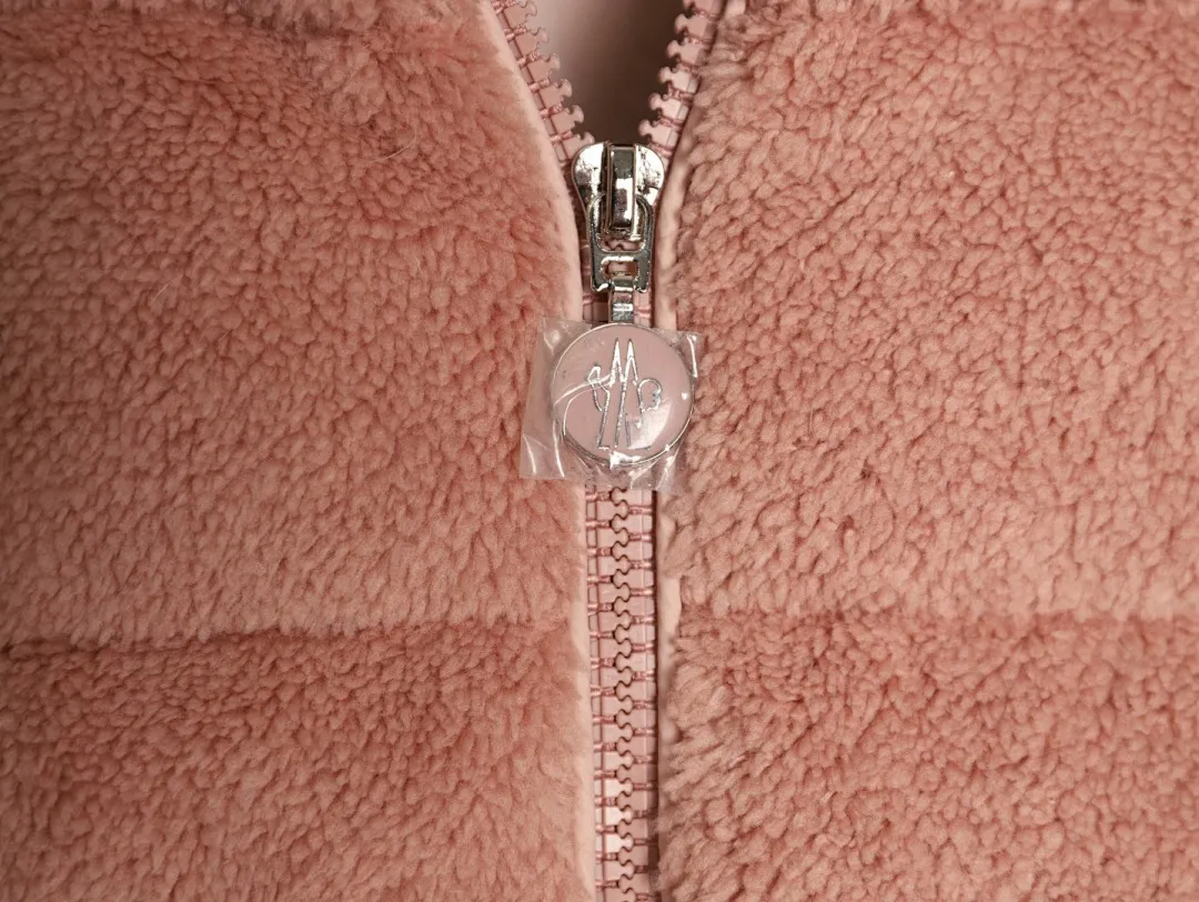 Moncler 蒙口女款羊羔毛拼接羽绒服