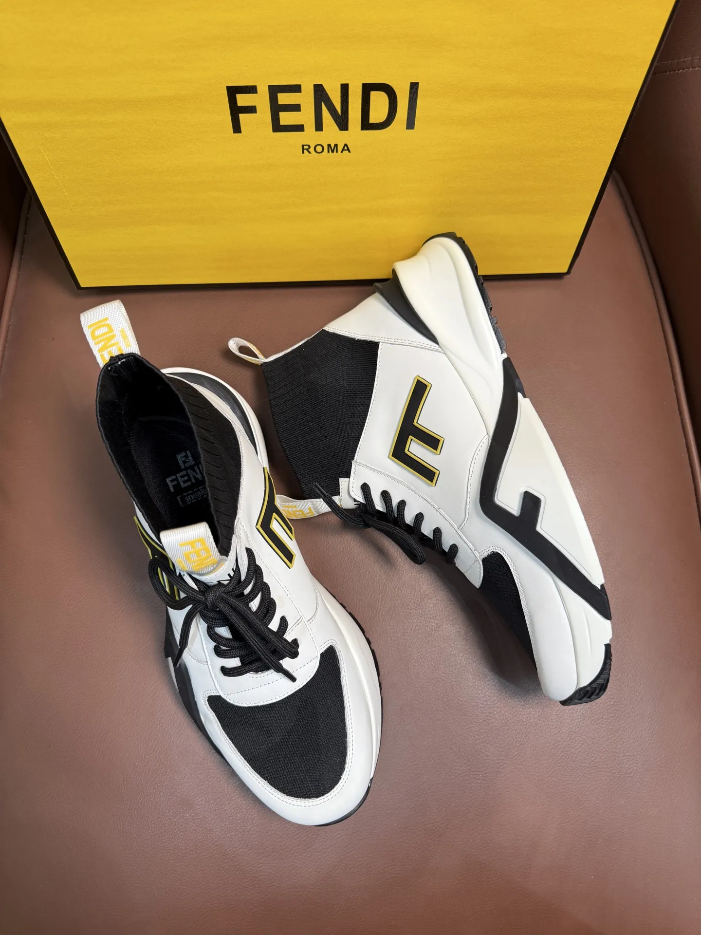 💰420¥•新品••【FENDI】芬迪 男生休闲运动鞋!顶级原版货 match高帮运动鞋靴! 顶级代购高端好货。原版进口小牛皮 反毛拼接十【毛巾里】垫脚、原版大底! Size:39 4041424344(3845订做)