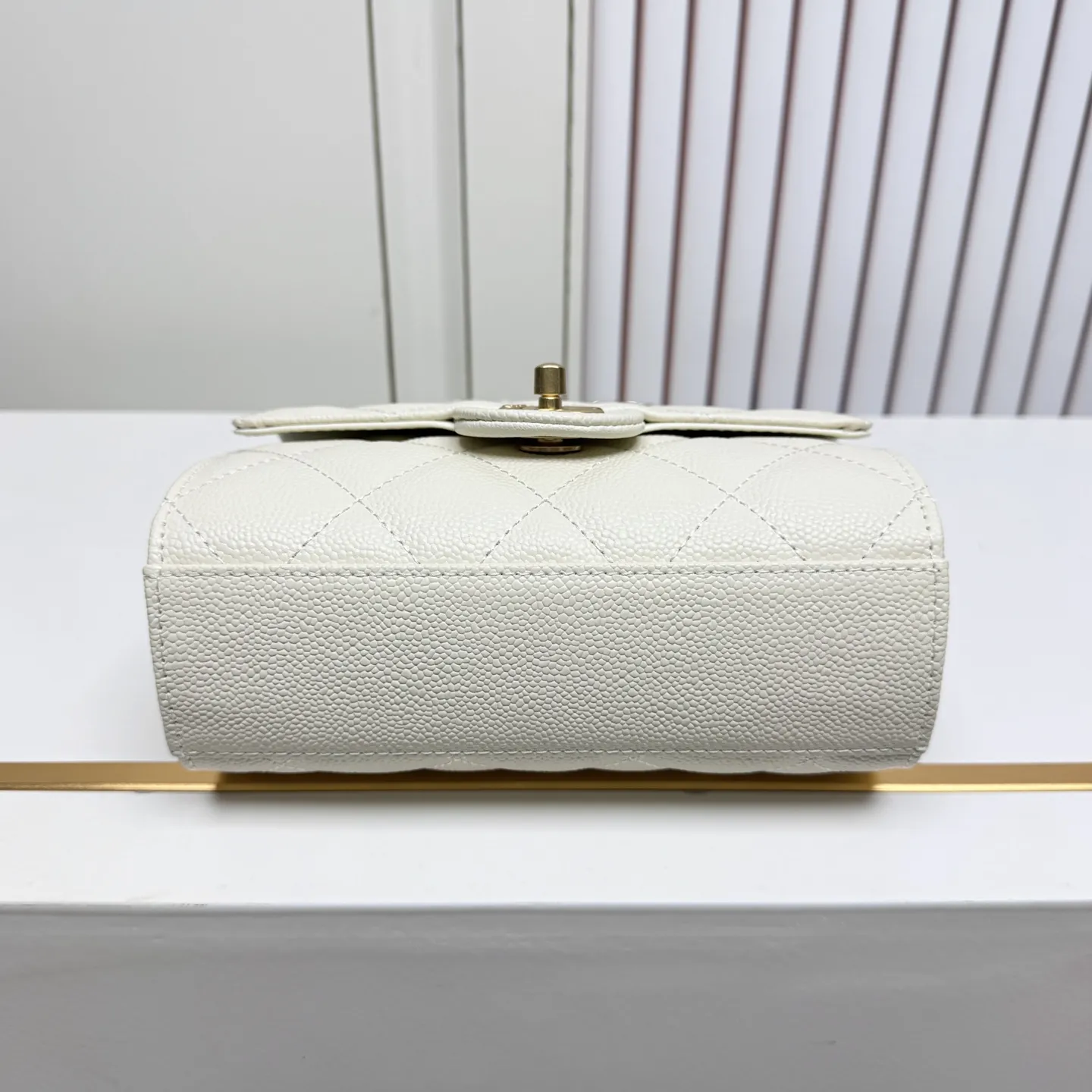 P190 Chanel 26c最新CF 经典菱格口盖包 饰以精致经典链子,润饰手袋,脱颖而出,演绎永恒♾️优雅 19x13x7cm:19x13x7cm 款号:6326