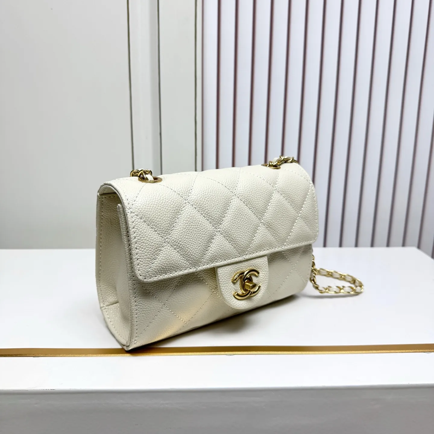 P190 Chanel 26c最新CF 经典菱格口盖包 饰以精致经典链子，润饰手袋，脱颖而出，演绎永恒♾️优雅 19x13x7cm：19x13x7cm 款号：6326