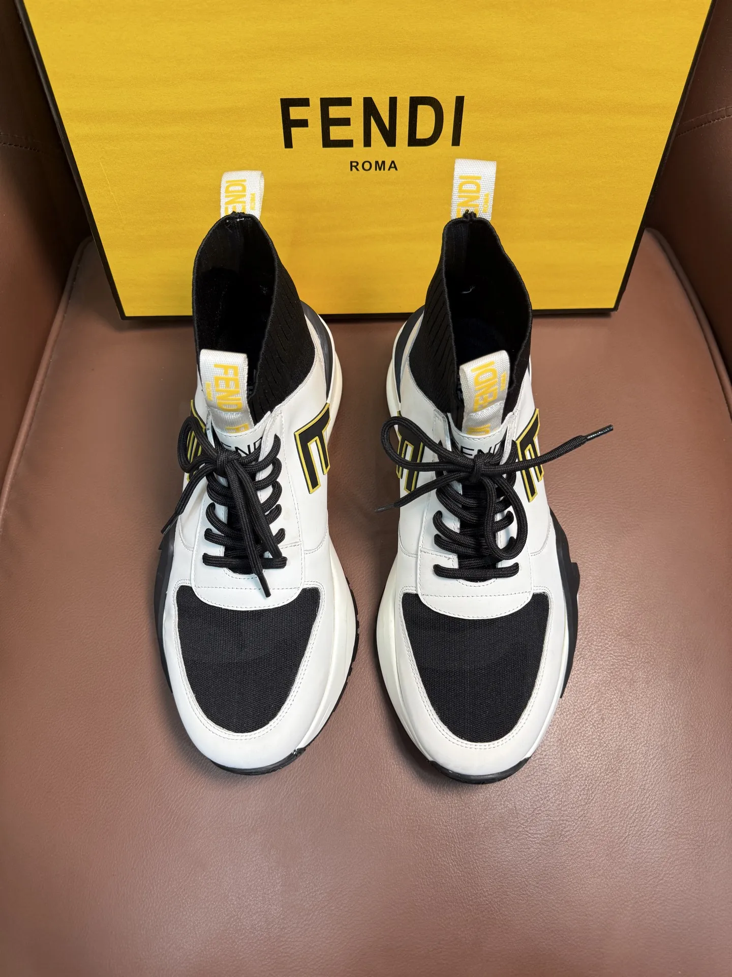 💰420¥•新品••【FENDI】芬迪 男生休闲运动鞋!顶级原版货 match高帮运动鞋靴! 顶级代购高端好货。原版进口小牛皮 反毛拼接十【毛巾里】垫脚、原版大底! Size:39 4041424344(3845订做)