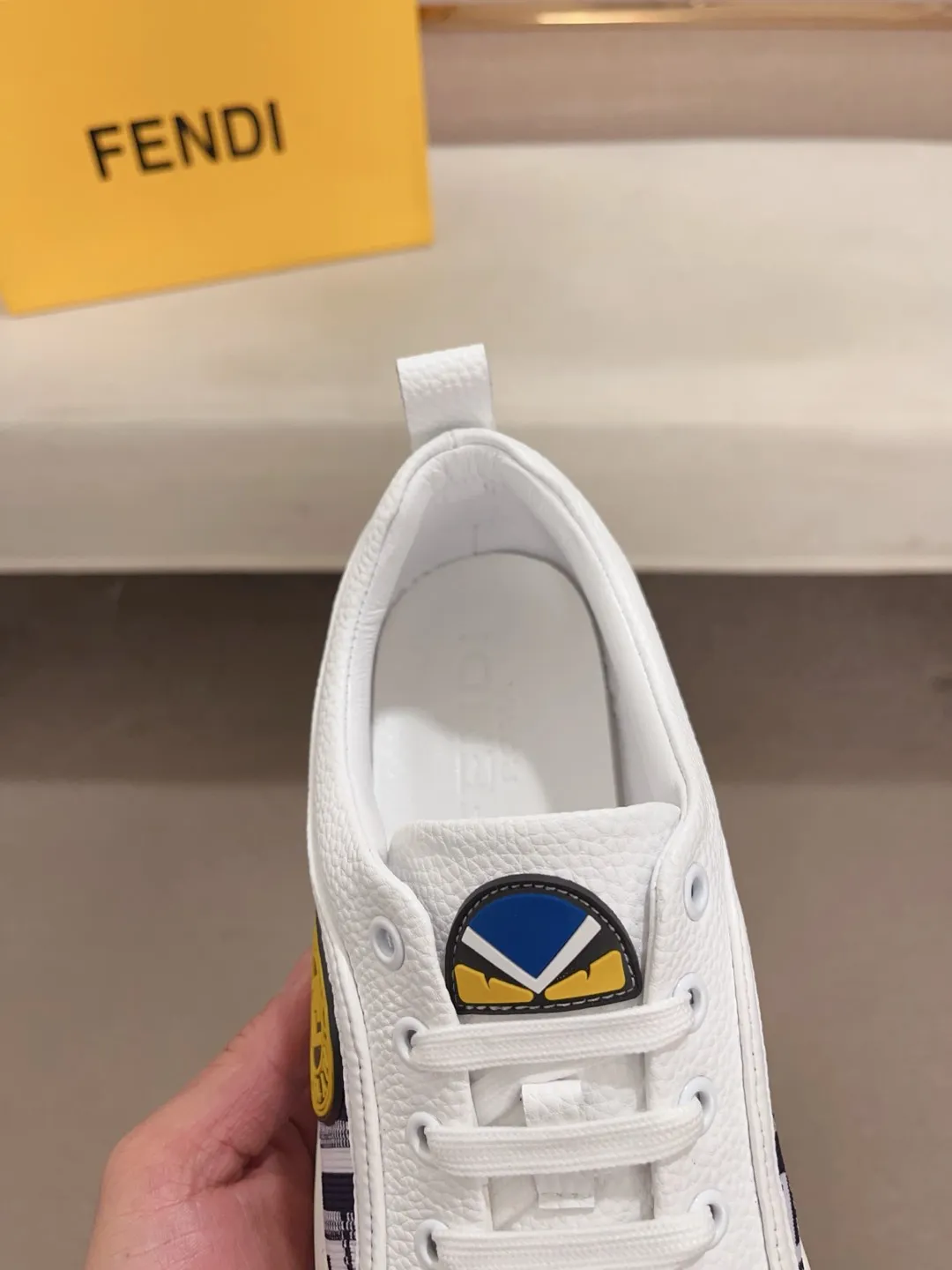 工厂价 200💰 (fendi芬迪) 新款👊🏻鞋面🇮🇹进口牛皮面料 🇩🇪内里进口羊皮内里 。原版大底开模,每一位男士的身份衬托,上脚大气稳重🚶🏻🚶🏻高端定制专柜原版复刻📯不管风吹雨打鞋楦不变,经得起时间的验证🔍️,🔵 码数:38-44