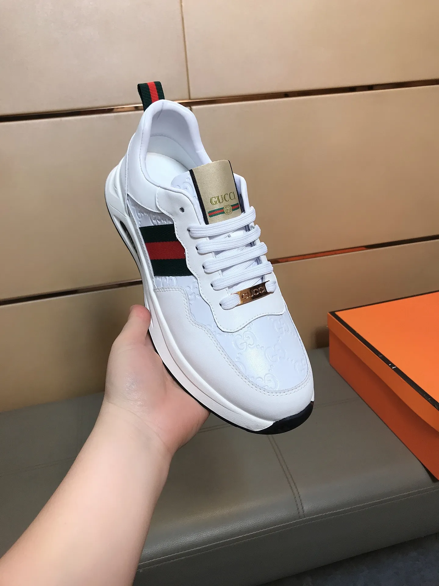 出厂价200 ⌚️⌚️【GUCCI】古奇男鞋休闲鞋绝对火爆🔥潮男的极致搭配单品!超质感魅力挡不住,主推款,鞋面选用优质牛皮压花,羊皮垫脚, 耐磨橡胶底,高贵典雅!舒适度爆棚🎁🎁想怎么帅就怎么帅💪 码数:38-44码!