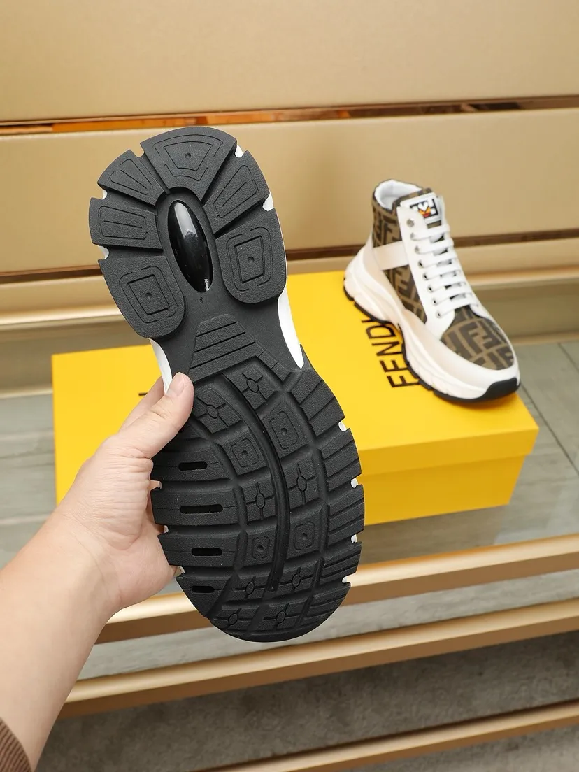 工厂价250💰🔥【FENDI】芬迪小怪兽 男士休闲鞋最新元素潮爆全球，官网火爆热卖，最新休闲鞋，原版版本，面料选用原版布料➕头层羊皮内里，原版防滑大底，舒适以质量说话，颜色：两色可选。码数：38-44（45定做）