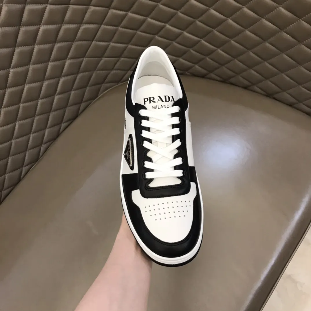 P190元 38-45 Prada 普拉达新款男士真皮运动鞋,市面最高版本 、欢迎任意对比🆚!原版皮料质感极佳,超上档次!意大利进口胎羊网内里,可拆式垫!奢华用料、精细做工,极力推荐入手!