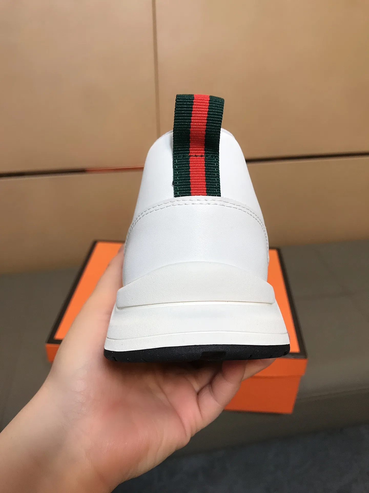 出厂价200 ⌚️⌚️【GUCCI】古奇男鞋休闲鞋绝对火爆🔥潮男的极致搭配单品!超质感魅力挡不住,主推款,鞋面选用优质牛皮压花,羊皮垫脚, 耐磨橡胶底,高贵典雅!舒适度爆棚🎁🎁想怎么帅就怎么帅💪 码数:38-44码!