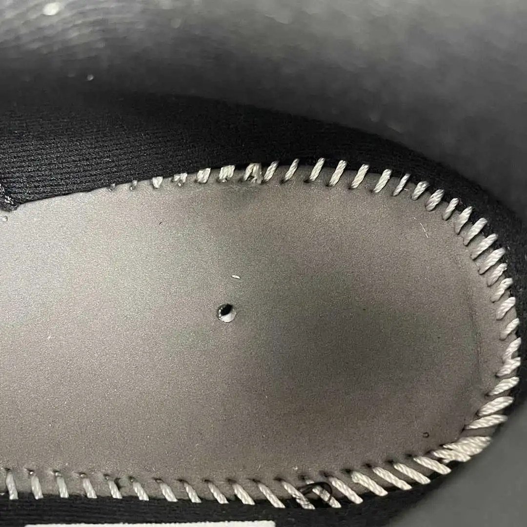 💰US$33 Nike Zoom Vomero PLUS IM6776-555 Size 35-46