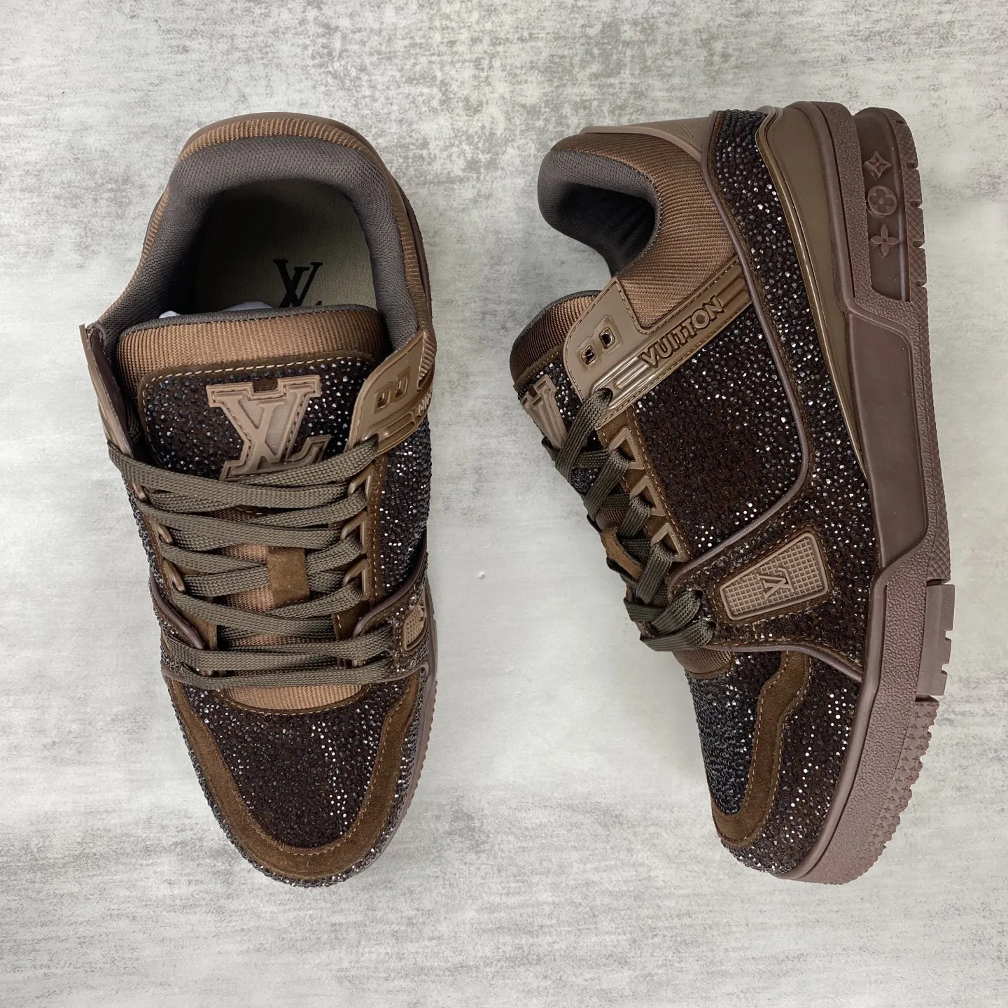 💰410🔥新款上架🔥2025 Louis*Vuitto* LV Trainer 最新款 大底和面料私模 绝对下血本费心思的一款鞋子 自Vifgil到来之后而设计的这一系列 每一季度都深受众多粉丝的青睐 TPU原版大底 原版包装 码数:38-45