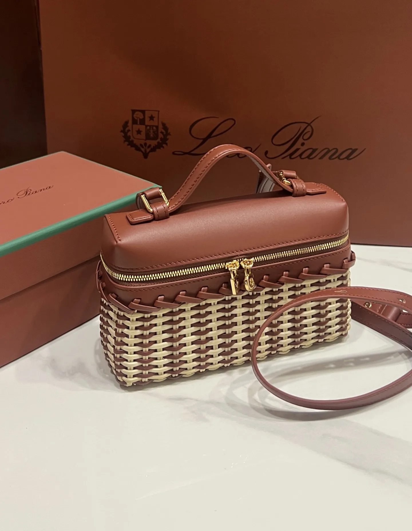 💰830New😍Loro piana L19藤编包 纯手工工艺拼接牛皮😎全球限量版💭也太美了吧✨假日系列🌊🏖️👒 最新火爆款来袭,现货供应