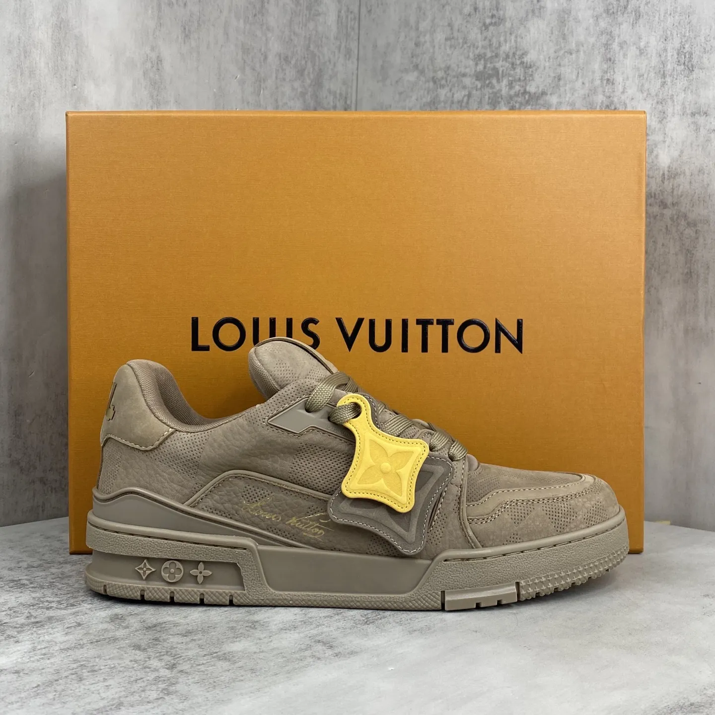 💰410🔥新款上架🔥2025 Louis*Vuitto* LV Trainer 最新款 大底和面料私模 绝对下血本费心思的一款鞋子 自Vifgil到来之后而设计的这一系列 每一季度都深受众多粉丝的青睐 TPU原版大底 原版包装 码数：38-45