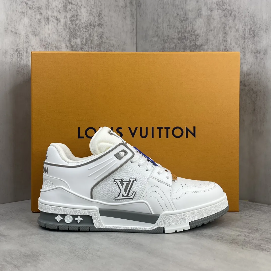 💰430🔥新款上架🔥2024 Louis*Vuitto* LV Trainer 最新款 大底和面料私模 绝对下血本费心思的一款鞋子 自Vifgil到来之后而设计的这一系列 每一季度都深受众多粉丝的青睐 TPU原版大底 原版包装 码数:38-45