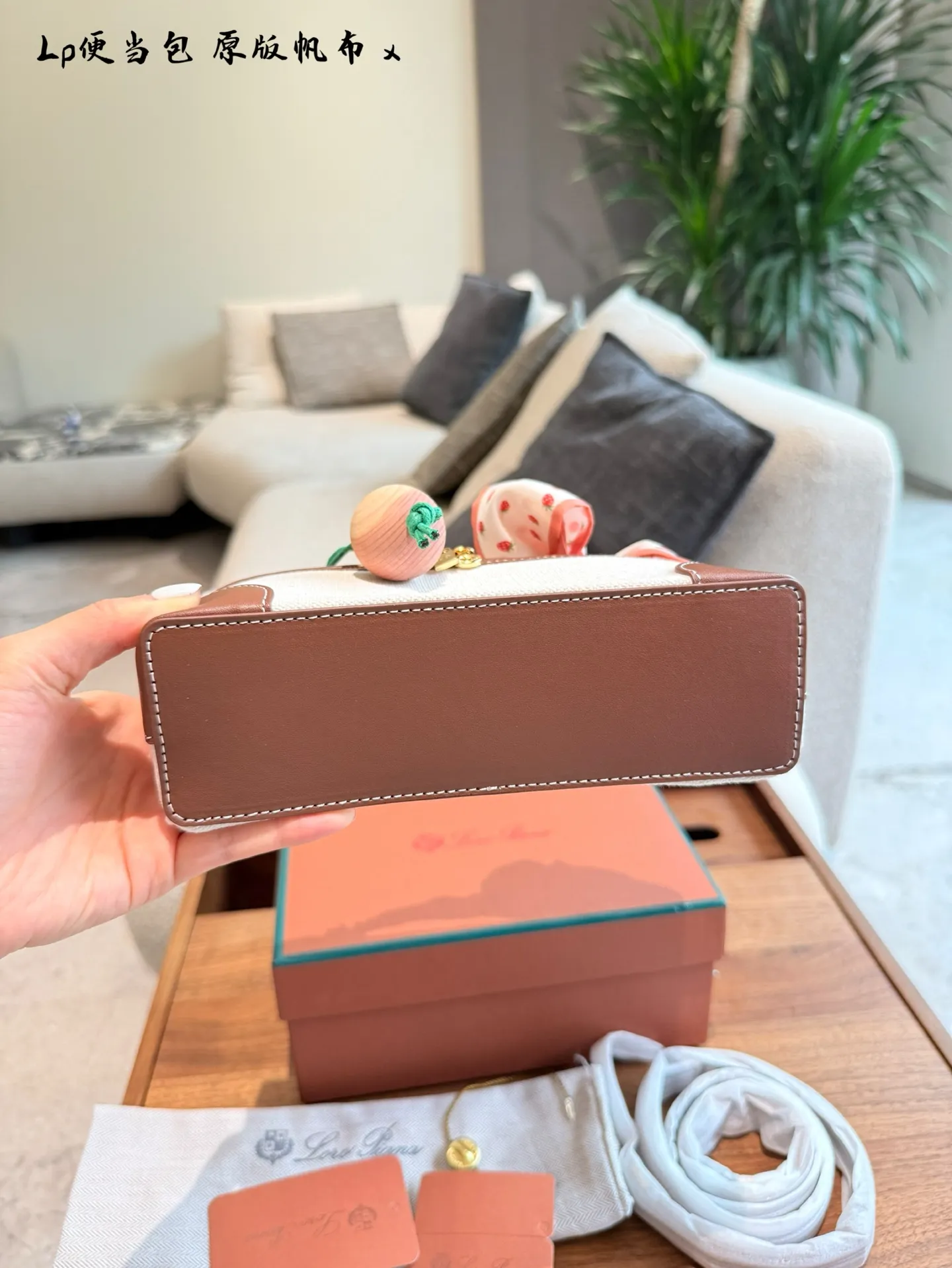 p170 Loropiana|帆布棕 L19最近的心头爱 loropiana的19真的是永垂不朽，这款金棕帆布真的爱死了19cm配盒子