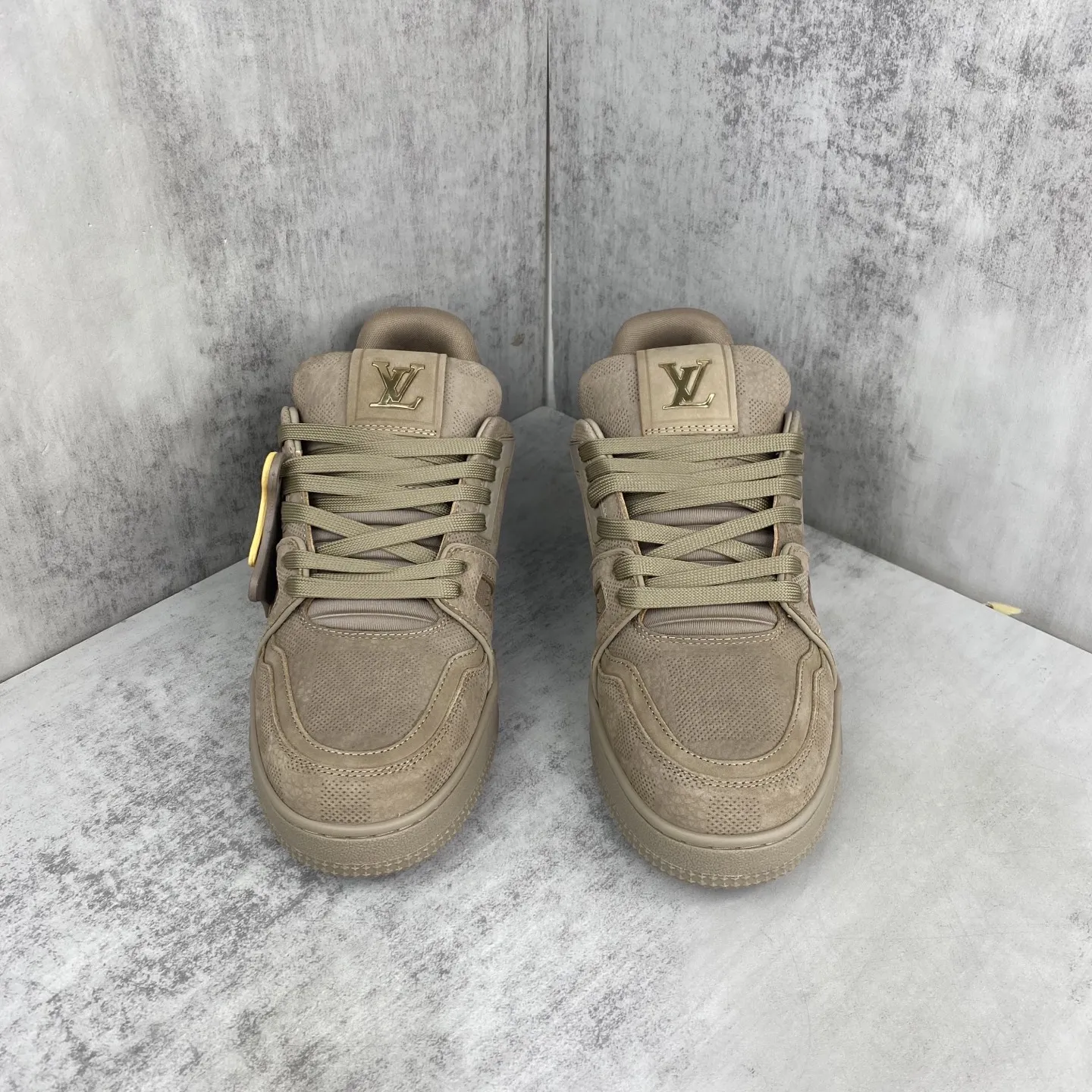 💰410🔥新款上架🔥2025 Louis*Vuitto* LV Trainer 最新款 大底和面料私模 绝对下血本费心思的一款鞋子 自Vifgil到来之后而设计的这一系列 每一季度都深受众多粉丝的青睐 TPU原版大底 原版包装 码数：38-45