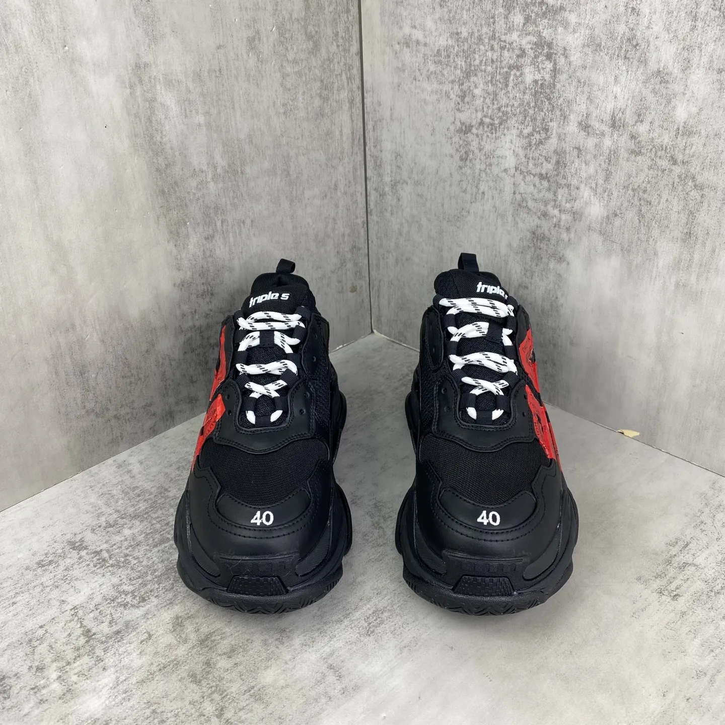 💰380🔥新款上架🔥Balenciaga Triple S 巴黎世家复古老爹鞋 原底八层组合TPU大底 代工厂3D档案和网布配套 官方原配套鞋盒 鞋带 防尘纸配套齐全 尺码：35 36 37 38 39 40 41 42 43 44 45
