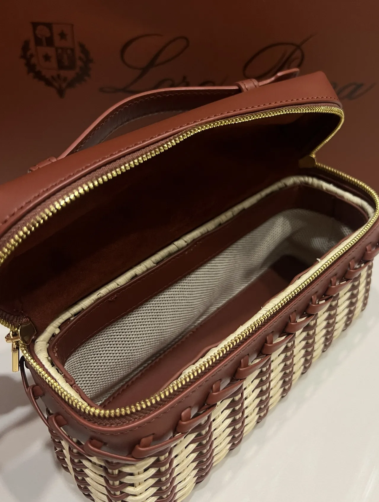 💰830New😍Loro piana L19藤编包 纯手工工艺拼接牛皮😎全球限量版💭也太美了吧✨假日系列🌊🏖️👒 最新火爆款来袭，现货供应