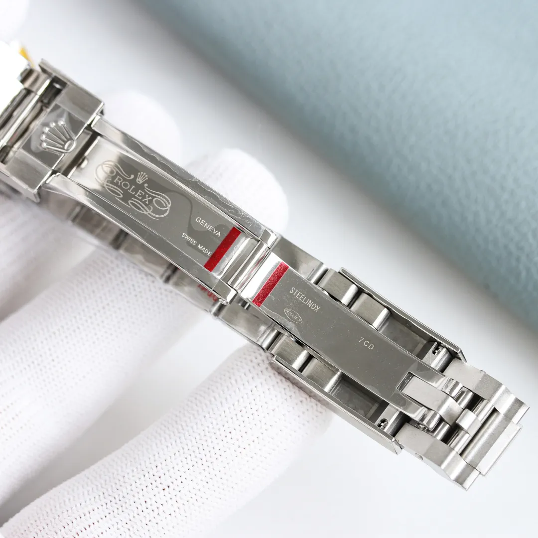 劳力士-迪通拿&ldquo;极地冰川&rdquo;以蓝为境 以械为骨 腕间藏着深海的静谧与时间的精密。