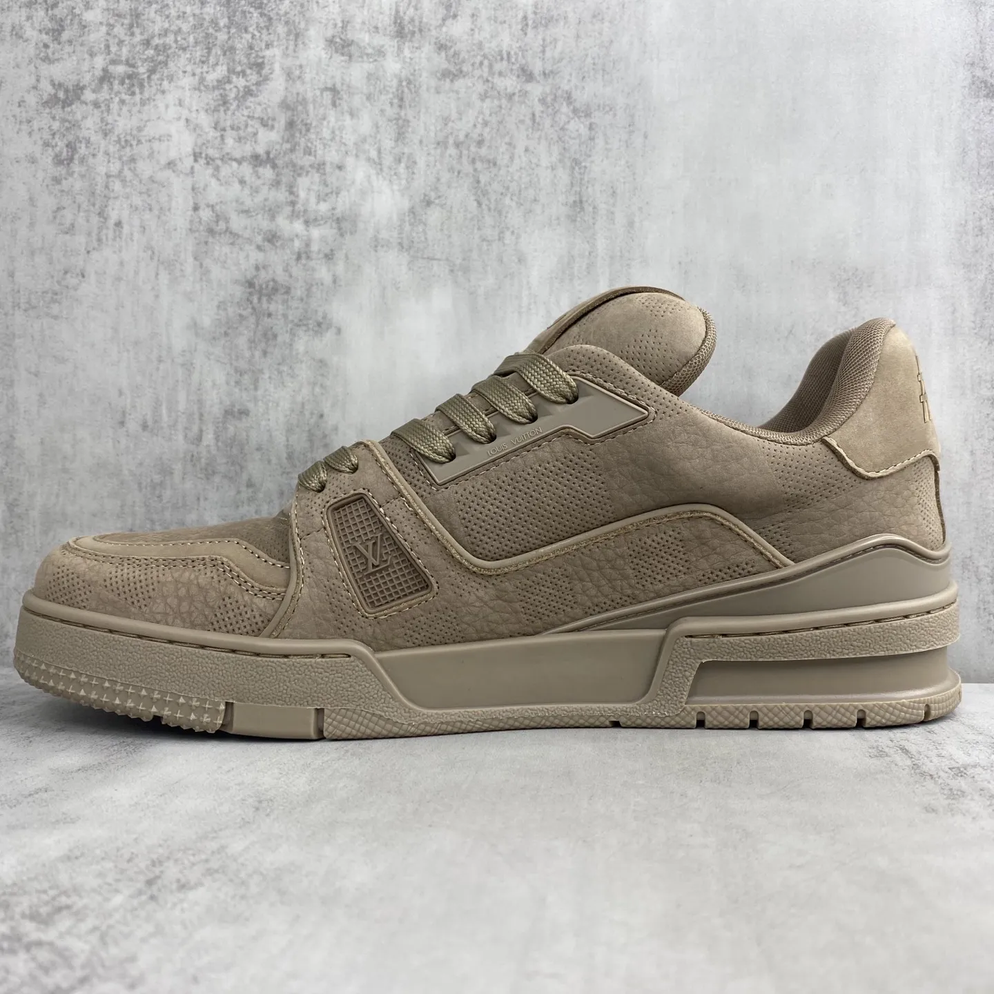 💰410🔥新款上架🔥2025 Louis*Vuitto* LV Trainer 最新款 大底和面料私模 绝对下血本费心思的一款鞋子 自Vifgil到来之后而设计的这一系列 每一季度都深受众多粉丝的青睐 TPU原版大底 原版包装 码数:38-45