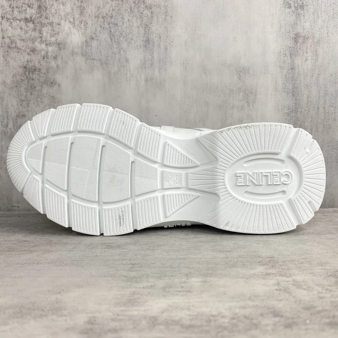💰280🔥新款上架🔥CELINE（思琳）2024早春新款运动鞋 这一季运动小白鞋无论从楦型的轮廓 隔板的拼接都让人耳目一新 前后品牌LOGO相呼应 大底边位明显Celine字母点缀 无不彰显品牌元素 鞋面柔软粒面牛皮 透气网布 TPU大底 码数:35-45