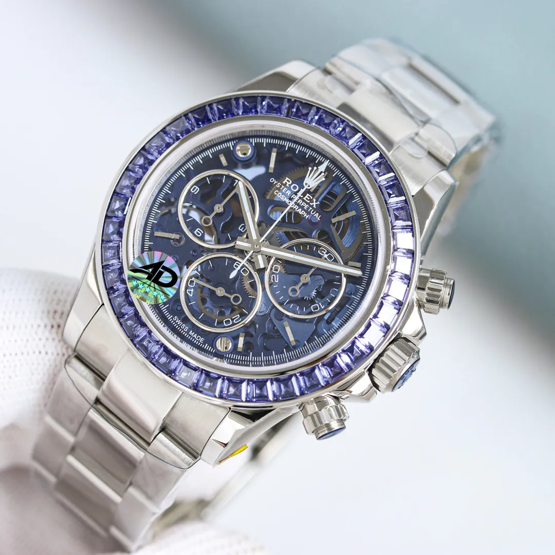 劳力士-迪通拿“极地冰川”以蓝为境 以械为骨 腕间藏着深海的静谧与时间的精密。