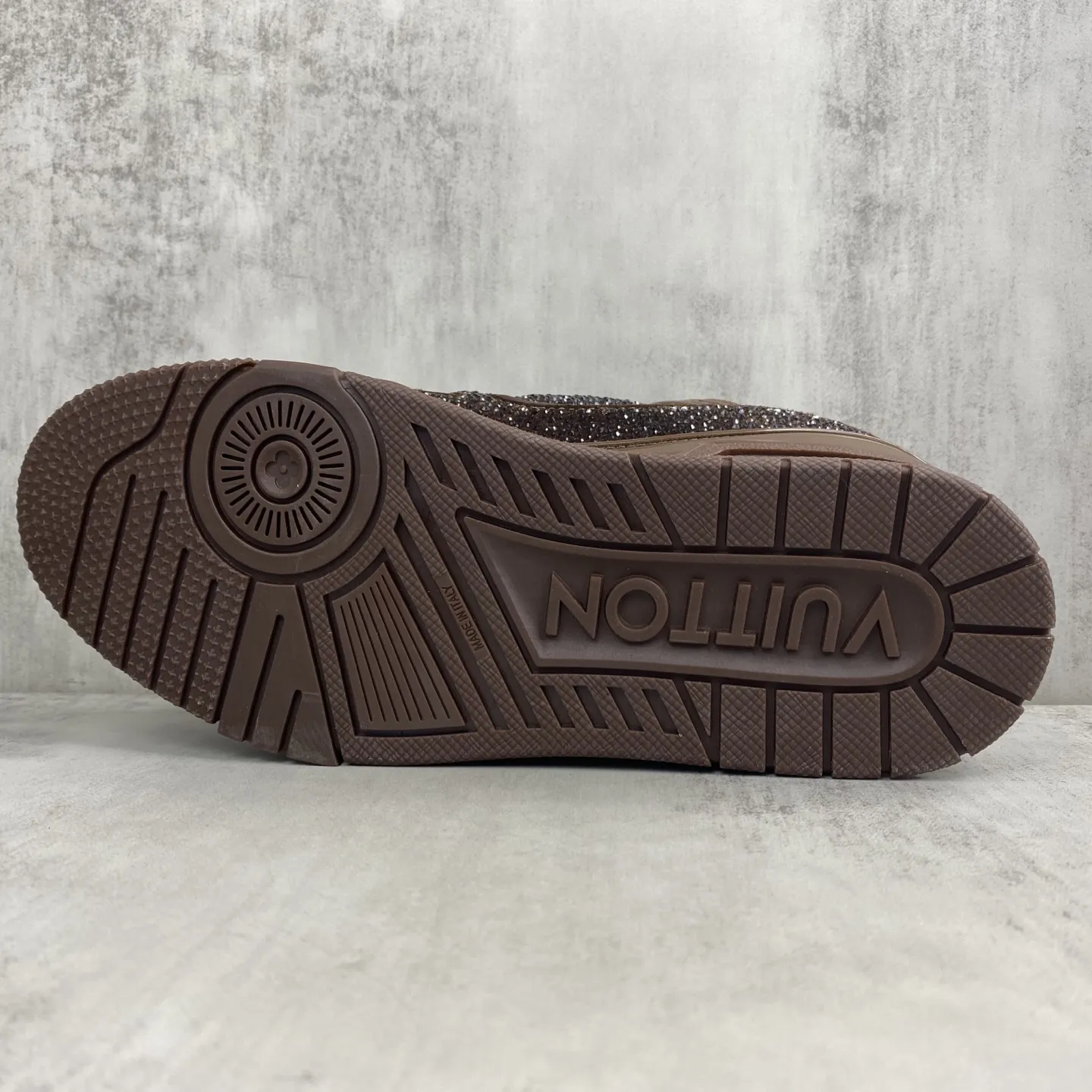 💰410🔥新款上架🔥2025 Louis*Vuitto* LV Trainer 最新款 大底和面料私模 绝对下血本费心思的一款鞋子 自Vifgil到来之后而设计的这一系列 每一季度都深受众多粉丝的青睐 TPU原版大底 原版包装 码数:38-45