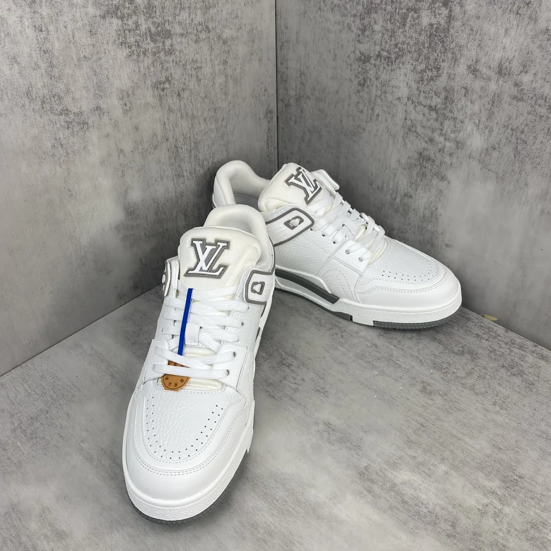 💰430🔥新款上架🔥2024 Louis*Vuitto* LV Trainer 最新款 大底和面料私模 绝对下血本费心思的一款鞋子 自Vifgil到来之后而设计的这一系列 每一季度都深受众多粉丝的青睐 TPU原版大底 原版包装 码数：38-45