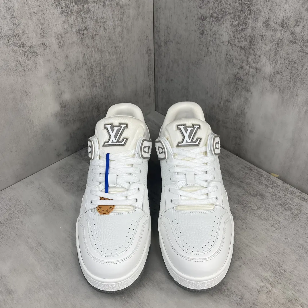 💰430🔥新款上架🔥2024 Louis*Vuitto* LV Trainer 最新款 大底和面料私模 绝对下血本费心思的一款鞋子 自Vifgil到来之后而设计的这一系列 每一季度都深受众多粉丝的青睐 TPU原版大底 原版包装 码数:38-45