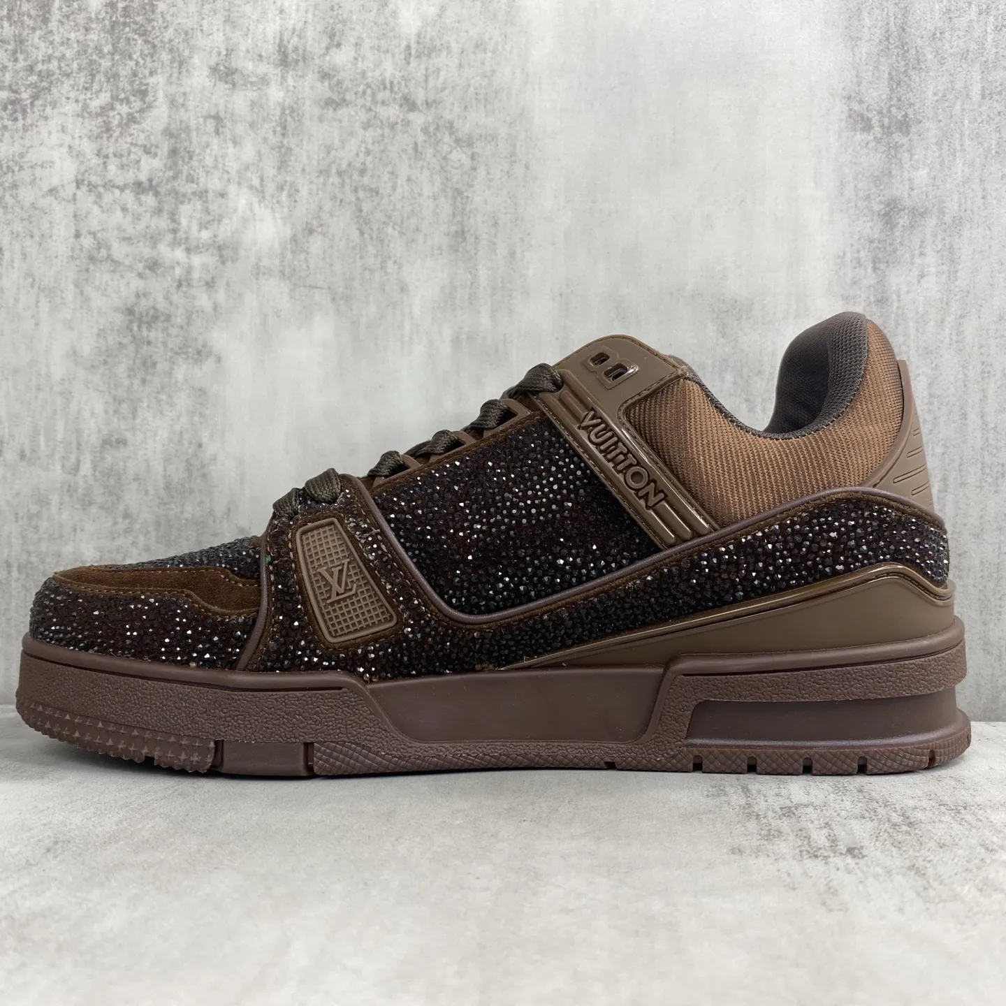 💰410🔥新款上架🔥2025 Louis*Vuitto* LV Trainer 最新款 大底和面料私模 绝对下血本费心思的一款鞋子 自Vifgil到来之后而设计的这一系列 每一季度都深受众多粉丝的青睐 TPU原版大底 原版包装 码数：38-45