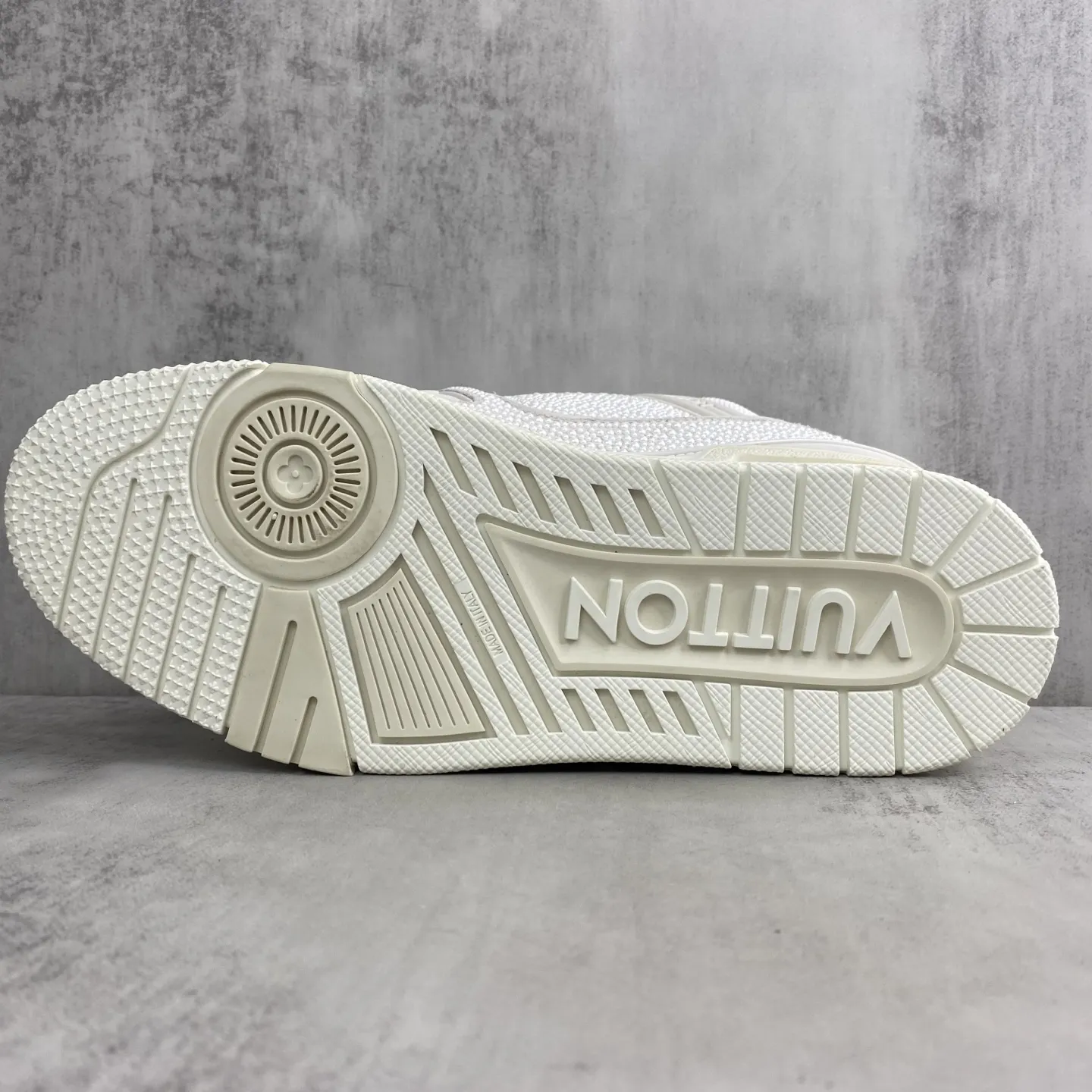 💰410🔥新款上架🔥2025 Louis*Vuitto* LV Trainer 最新款 大底和面料私模 绝对下血本费心思的一款鞋子 自Vifgil到来之后而设计的这一系列 每一季度都深受众多粉丝的青睐 TPU原版大底 原版包装 码数:38-45