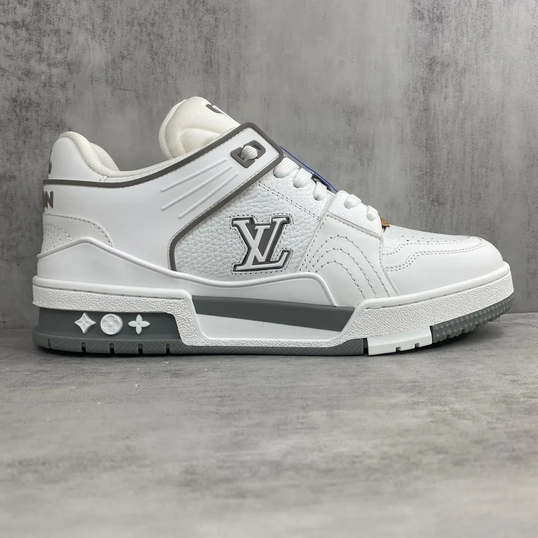 💰430🔥新款上架🔥2024 Louis*Vuitto* LV Trainer 最新款 大底和面料私模 绝对下血本费心思的一款鞋子 自Vifgil到来之后而设计的这一系列 每一季度都深受众多粉丝的青睐 TPU原版大底 原版包装 码数：38-45