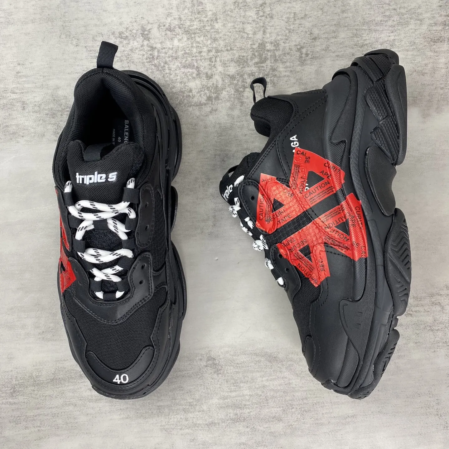 💰380🔥新款上架🔥Balenciaga Triple S 巴黎世家复古老爹鞋 原底八层组合TPU大底 代工厂3D档案和网布配套 官方原配套鞋盒 鞋带 防尘纸配套齐全 尺码：35 36 37 38 39 40 41 42 43 44 45
