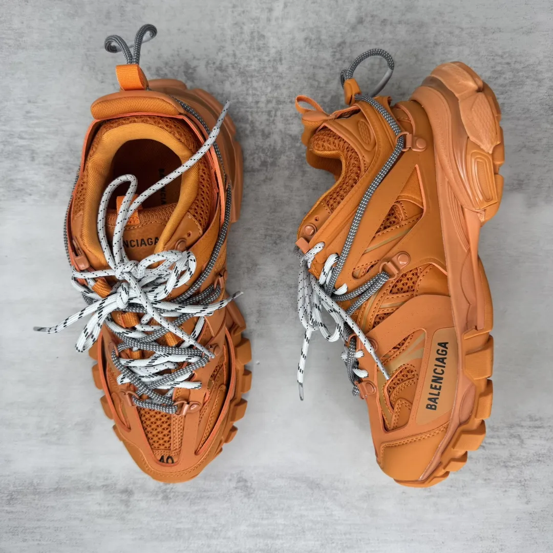 💰440🔥新款上架🔥 Balenciaga 巴黎世家 Track Sneaker 巴黎世家三代 户外概念复古老爹鞋 老牌大厂OK版本出品 专柜同步包装 原装大盒 细节精准对位官方 私模组合大底 从里到外 最大尺度还原官方ZP 尺码：35 36 37 38 39 40 41 42 43 44 45 46