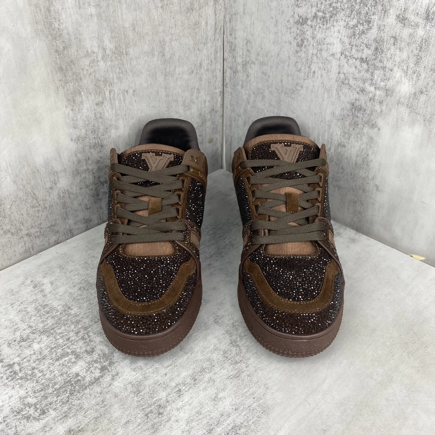 💰410🔥新款上架🔥2025 Louis*Vuitto* LV Trainer 最新款 大底和面料私模 绝对下血本费心思的一款鞋子 自Vifgil到来之后而设计的这一系列 每一季度都深受众多粉丝的青睐 TPU原版大底 原版包装 码数:38-45