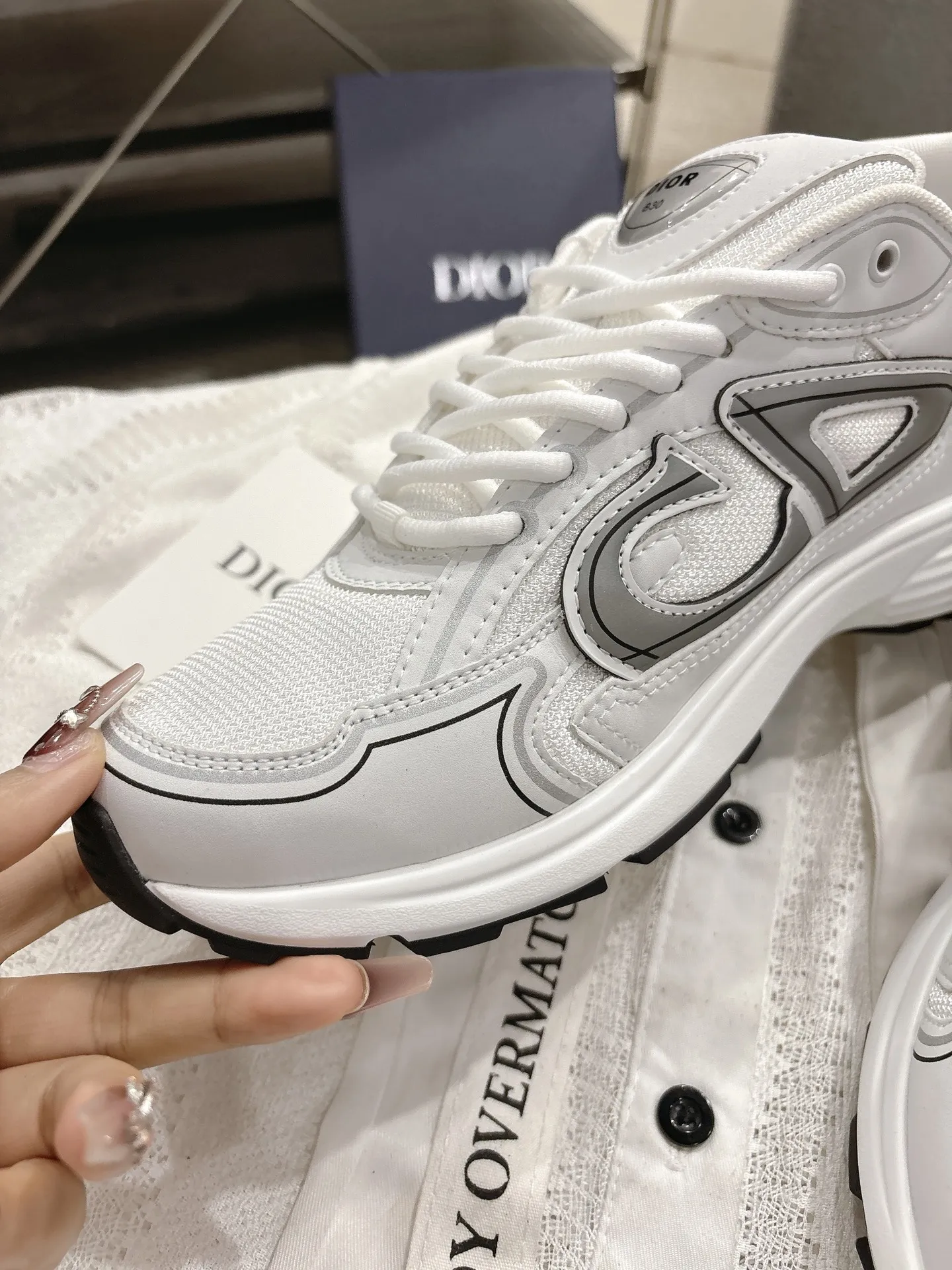 Dior B30 Luxury Packaging with Box Dust Bag and Authenticity Cards