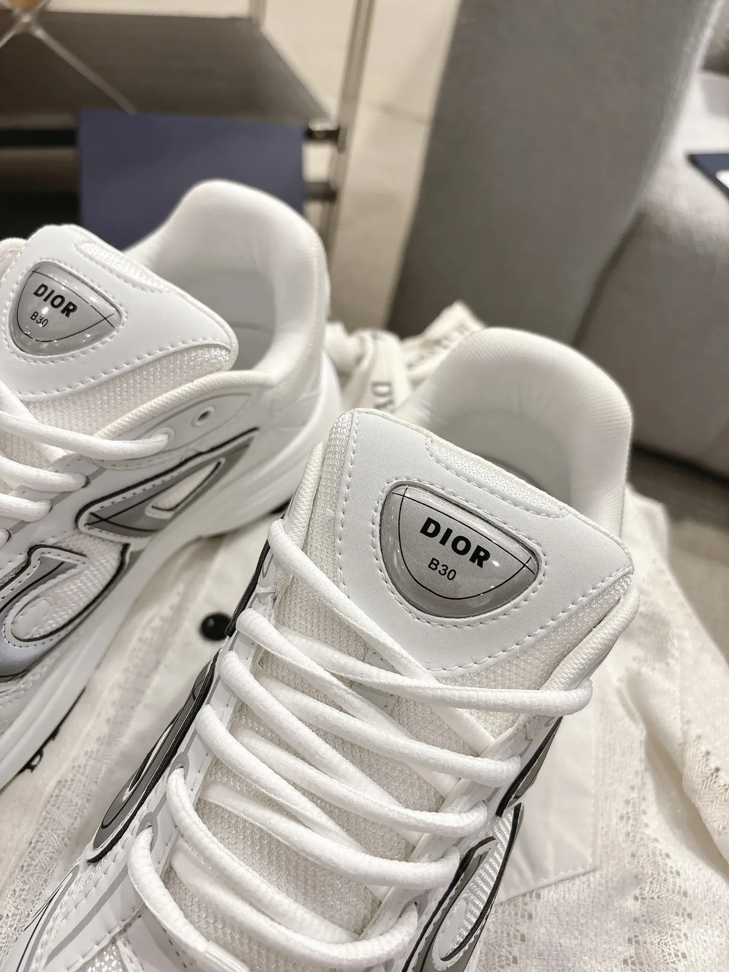 Dior B30 Heel Detail Reflective Strips and High-End Craftsmanship