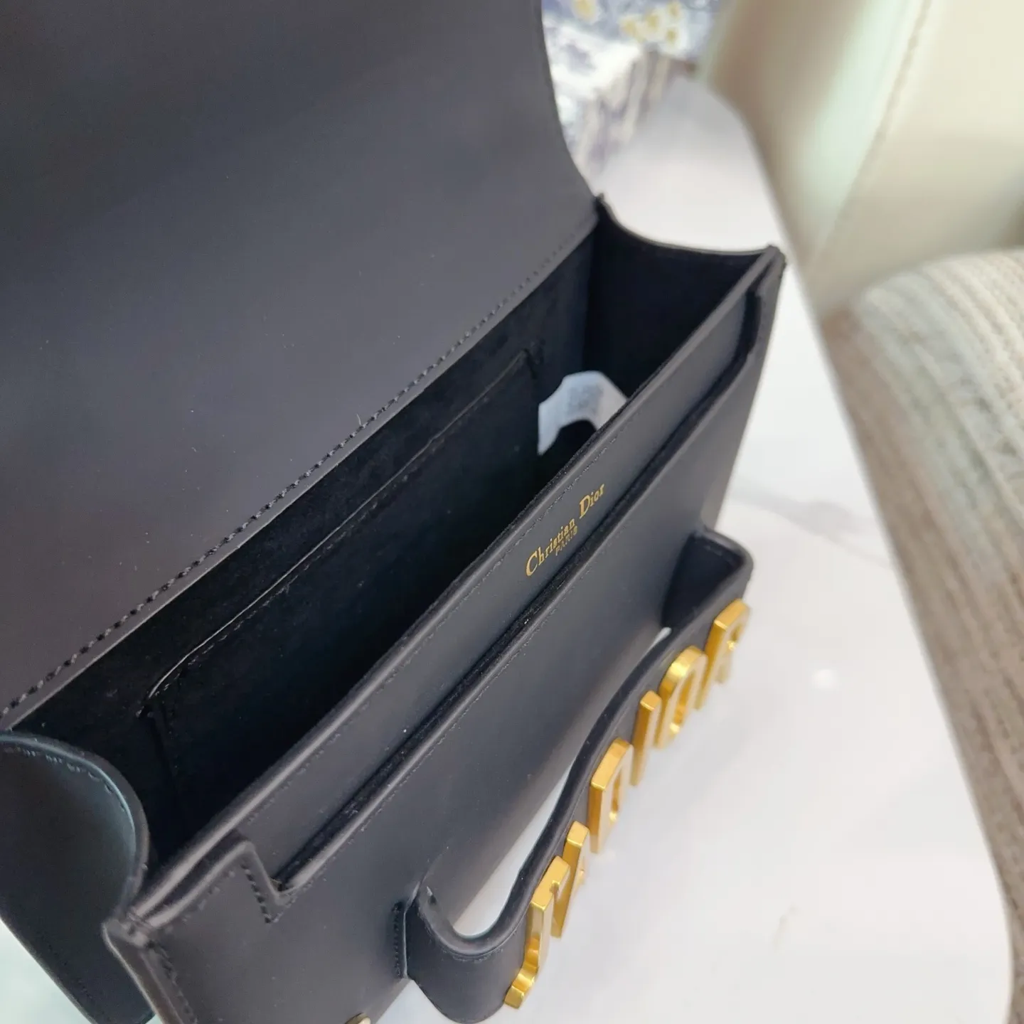 同价。P150p150礼盒🎁 Jadior手插链条包经典不过时的一款超百搭 太实用啦 尺寸大号26.15cm小号22.14cm E