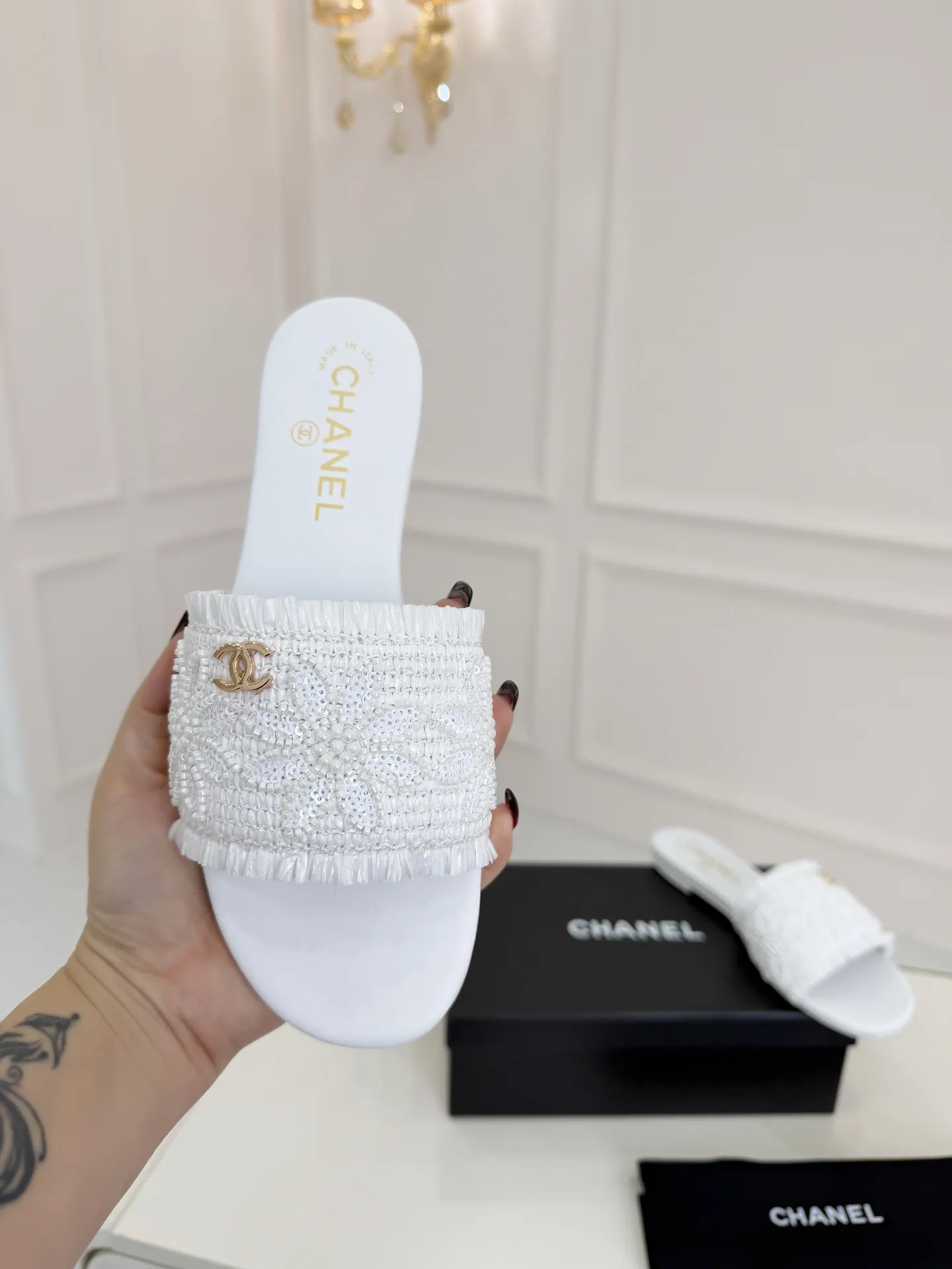Chanel 1:1 premium raffia slides with pearl and flower embroidery - White, Black, and Natural Tan - xiashu