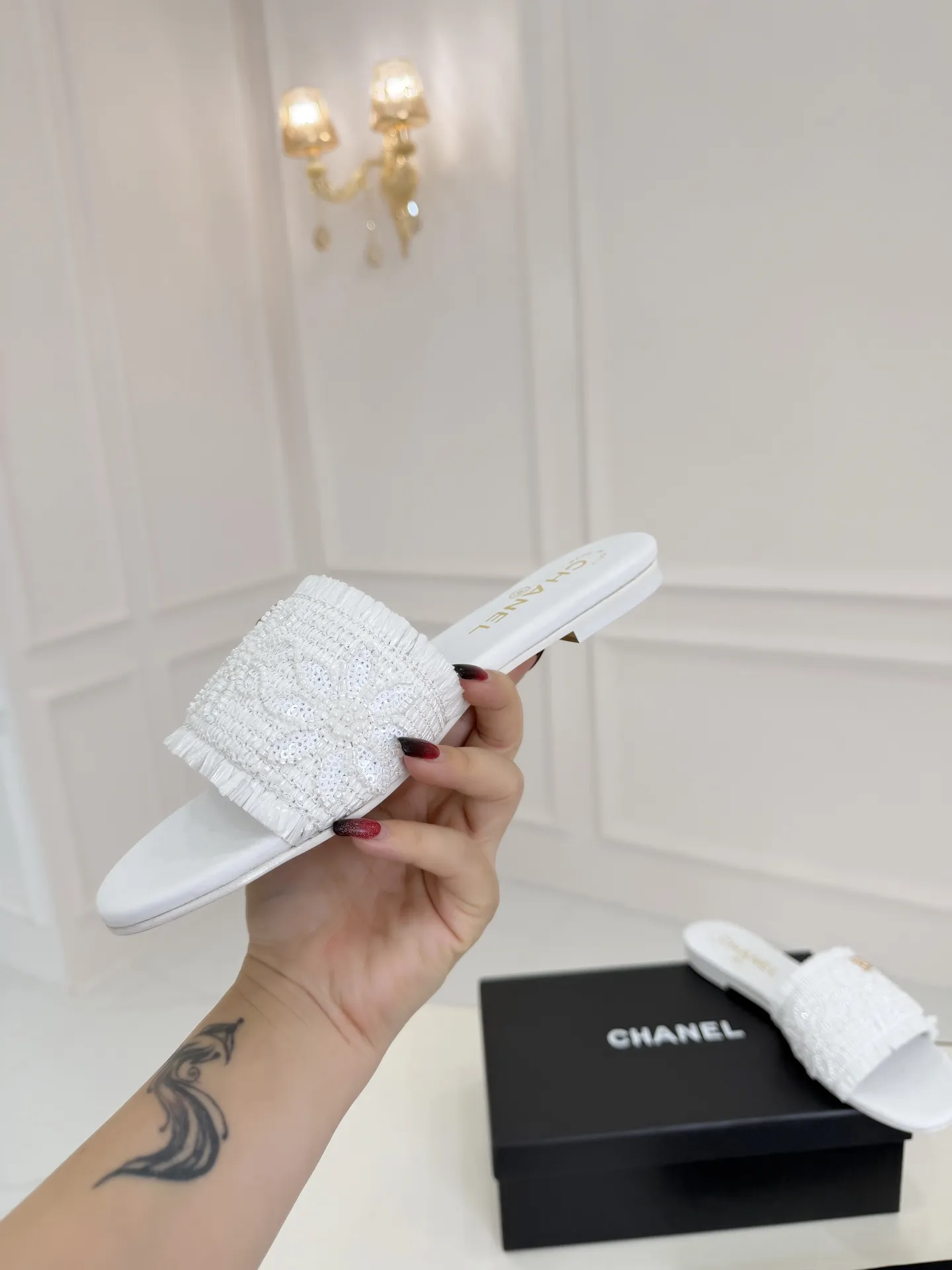 Chanel 1:1 premium raffia slides with pearl and flower embroidery - White, Black, and Natural Tan - xiashu