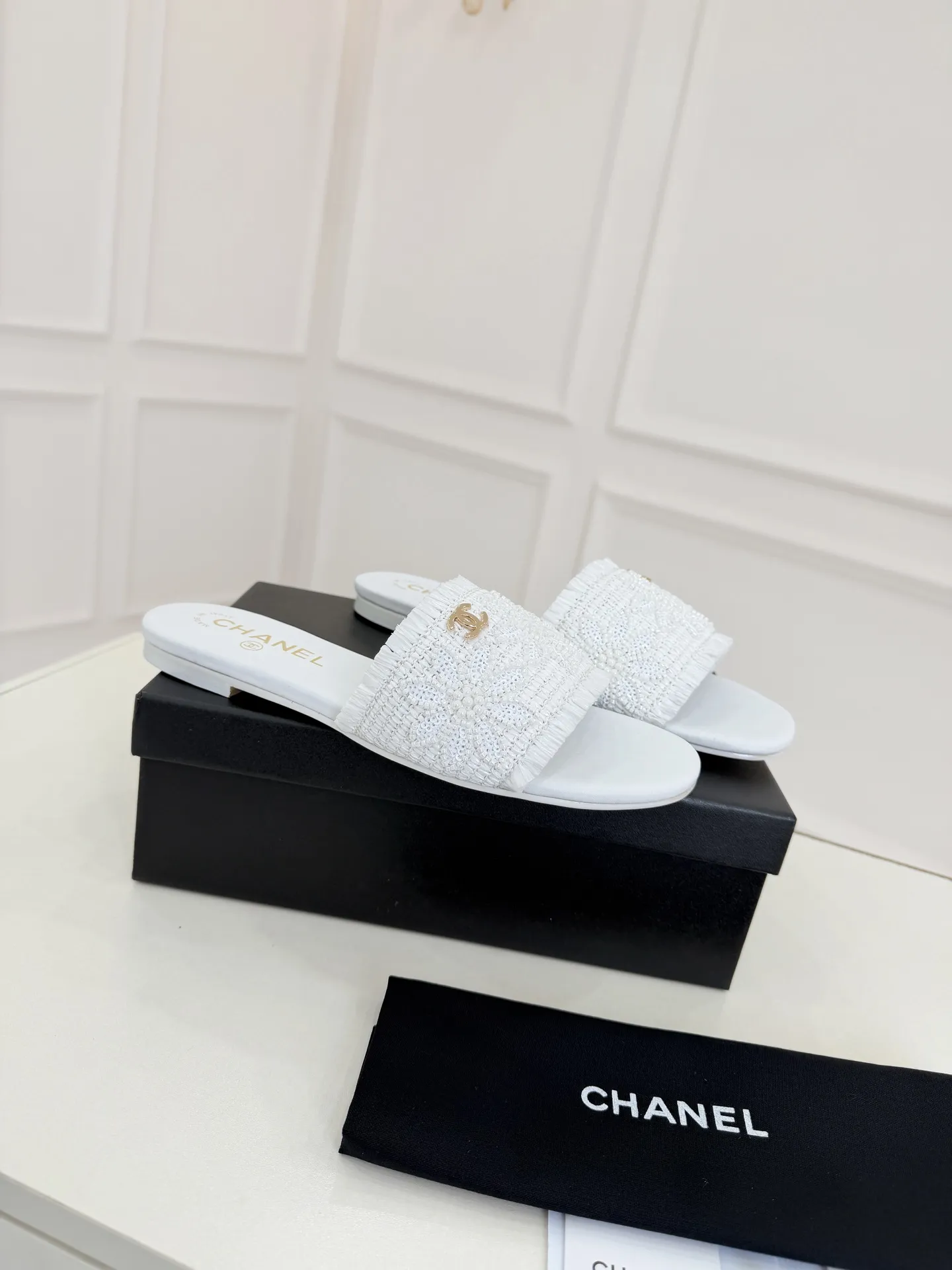 Chanel 1:1 premium raffia slides with pearl and flower embroidery - White, Black, and Natural Tan - xiashu