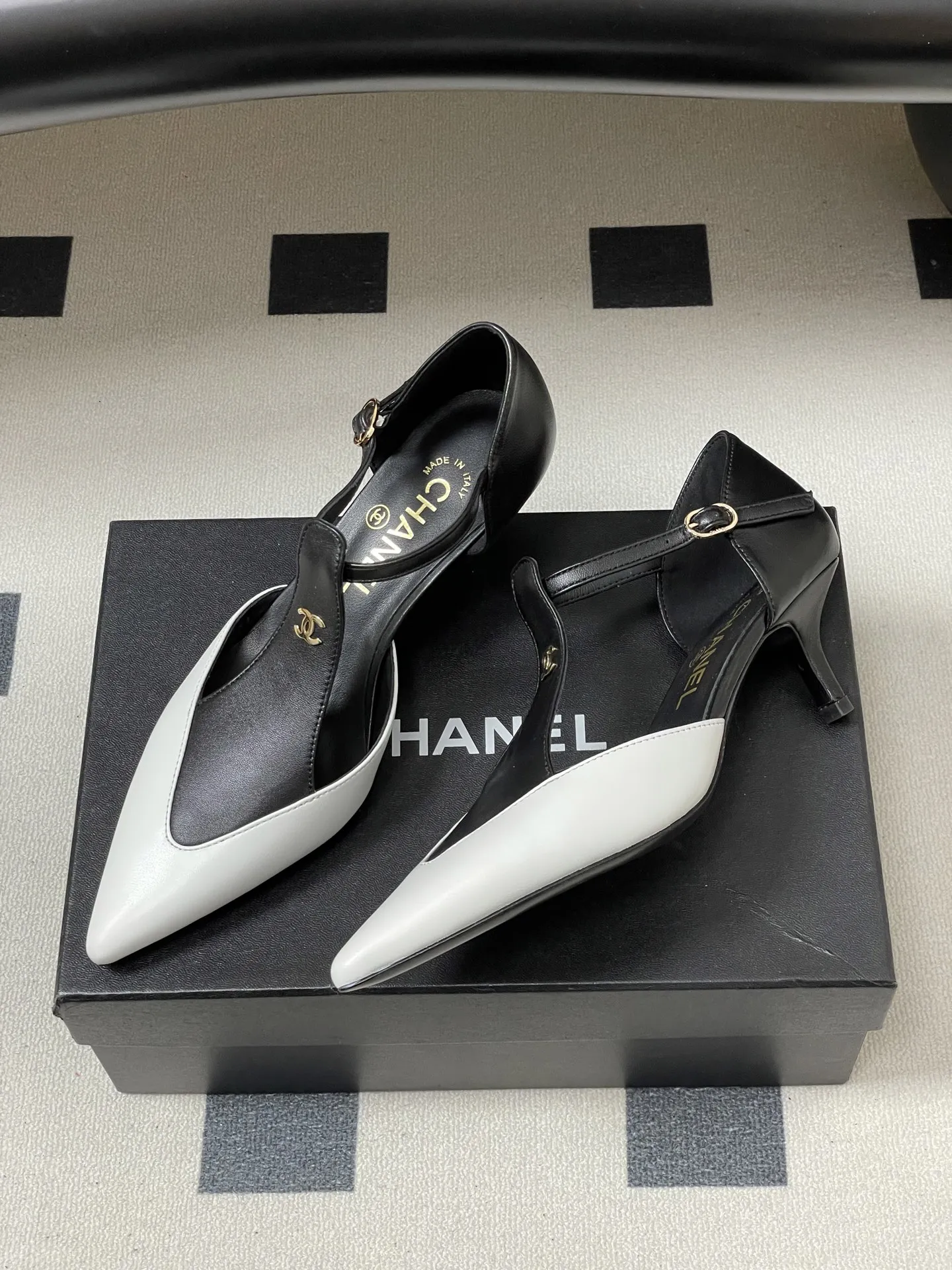 Chanel 1:1 premium apricot and black cap-toe T-strap kitten heels on luxury shoe box - xiashu
