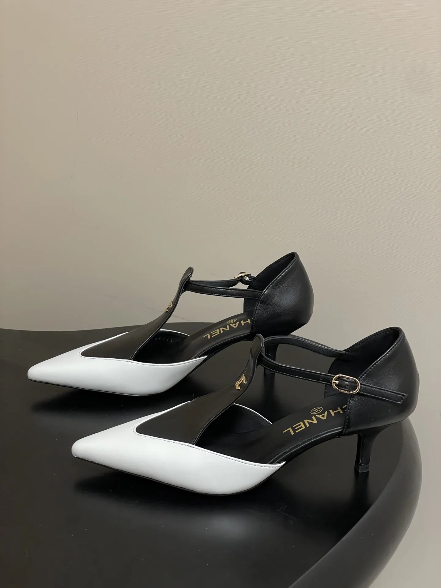 Chanel 1:1 premium apricot and black cap-toe T-strap kitten heels on luxury shoe box - xiashu