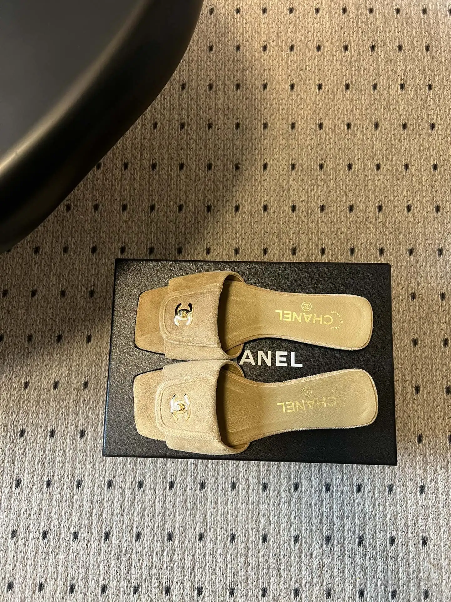 Chanel 1:1 premium apricot suede mules with gold CC logo on luxury shoe box - xiashuluxe