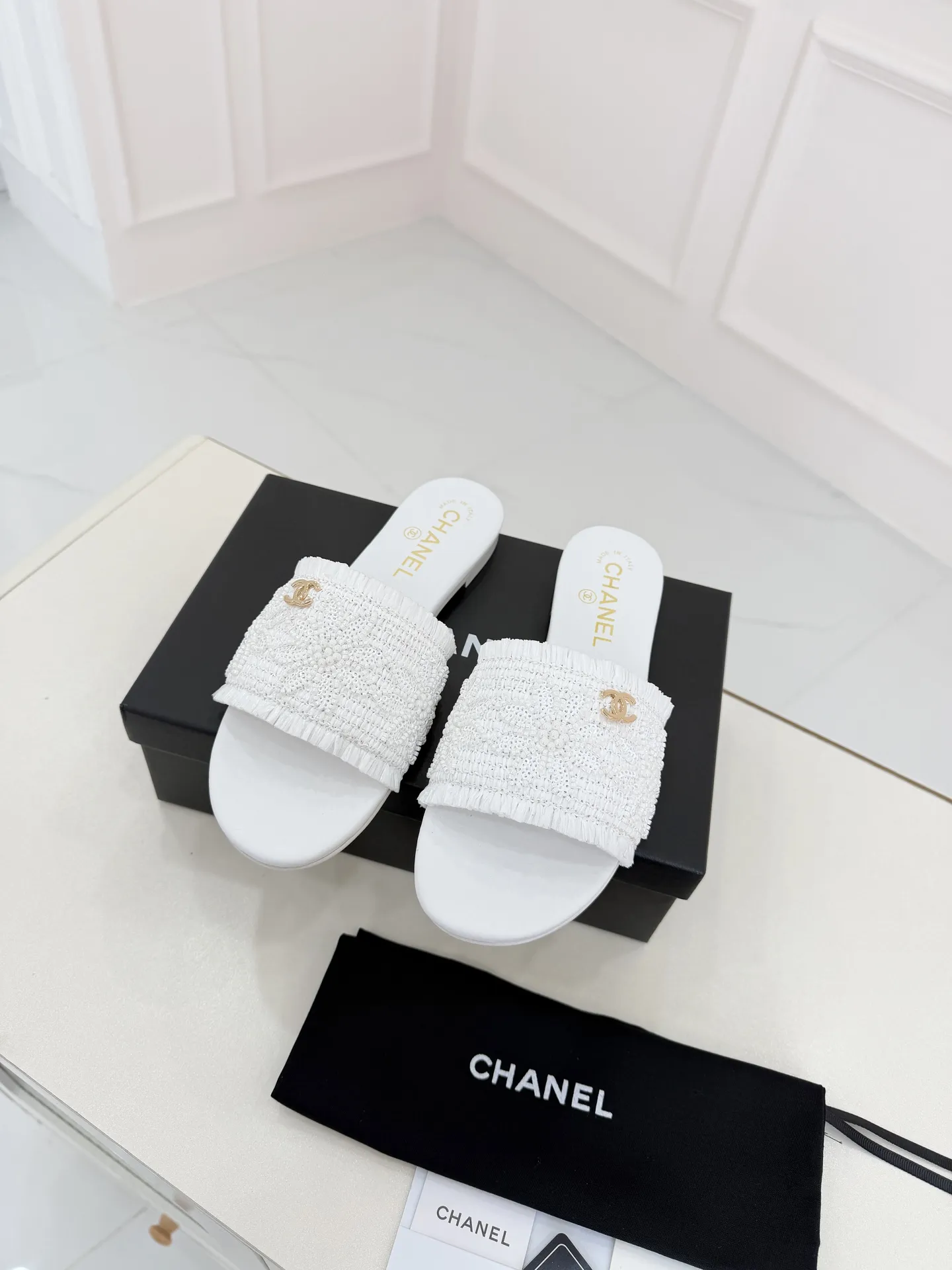 Chanel 1:1 premium raffia slides with pearl and flower embroidery - White, Black, and Natural Tan - xiashu