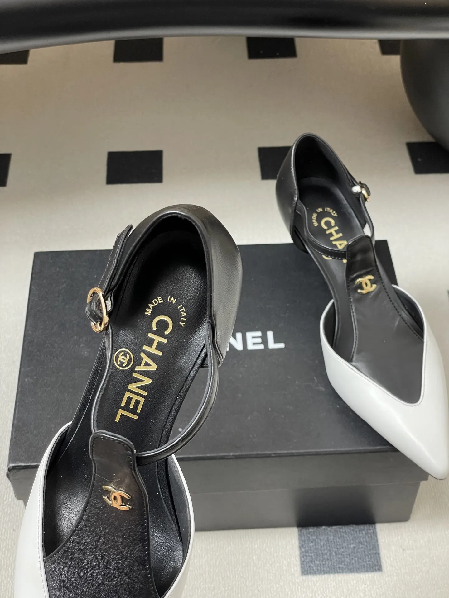 Chanel 1:1 premium apricot and black cap-toe T-strap kitten heels on luxury shoe box - xiashu