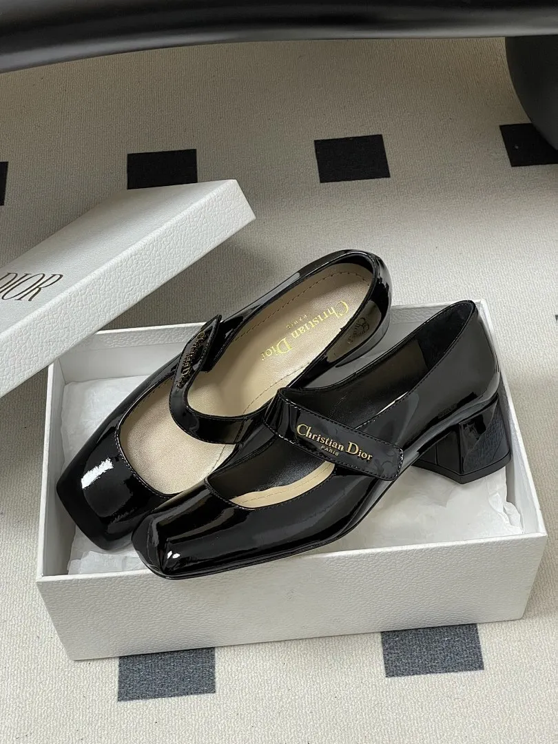 Dior 1:1 premium nude patent leather Mary Jane heels with square toe and block heel - xiashuluxe