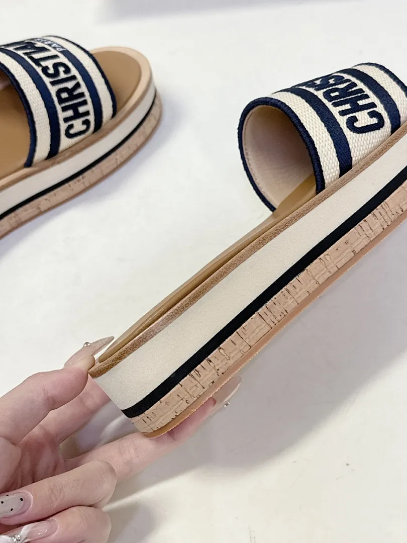 Dior 1:1 premium D-Way platform slides with Christian Dior Paris embroidery on luxury white box - xiashu