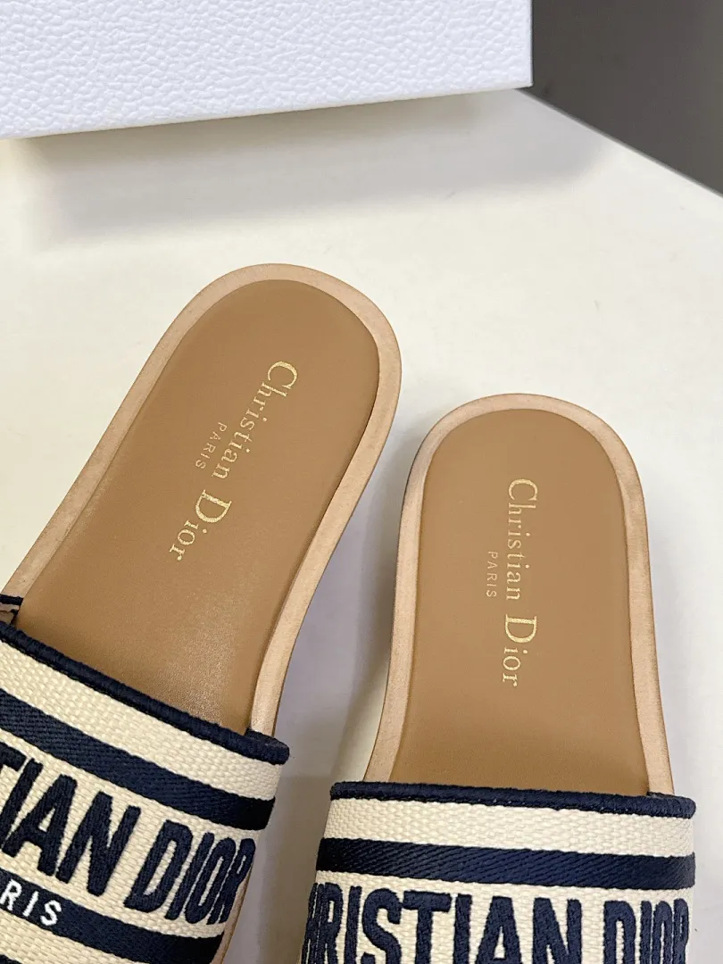 Dior 1:1 premium D-Way platform slides with Christian Dior Paris embroidery on luxury white box - xiashu